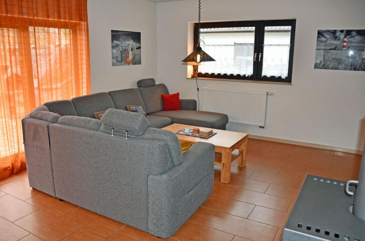 Schoenes Ferienhaus Mit Kamin Und Sauna Im Ostseebad Sellin Exterior foto